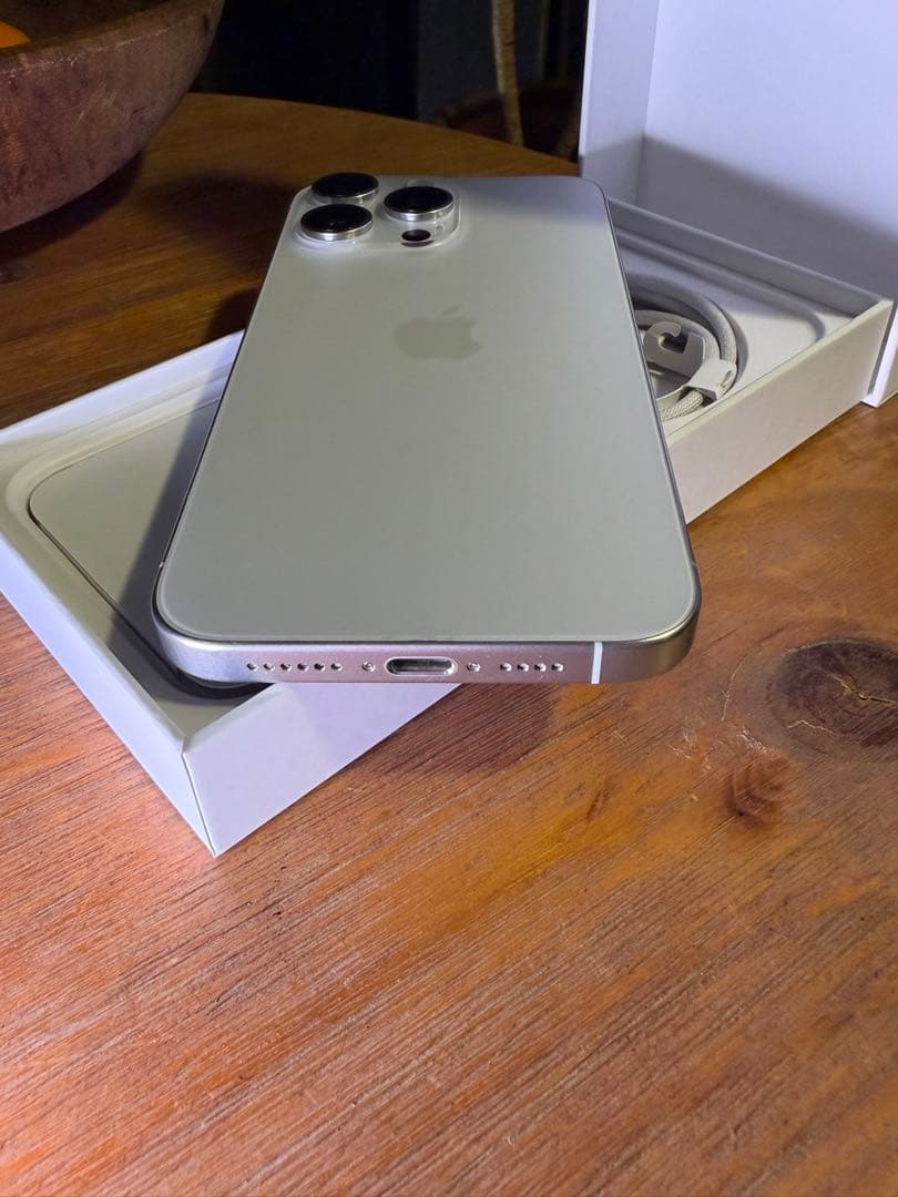 極美品✴︎iPhone15 ProMAX 256G ホワイト