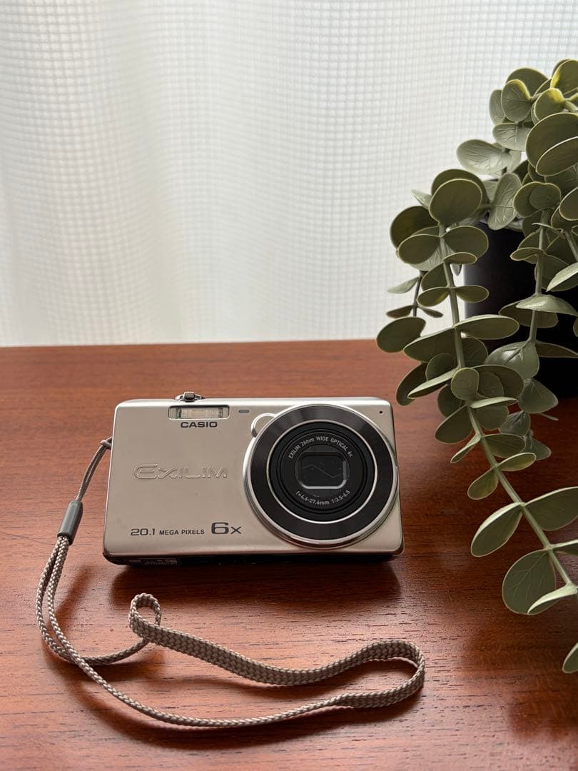 CASIO EXILIM EX-ZS35 2010万画素 6倍ズーム｜動作確認済