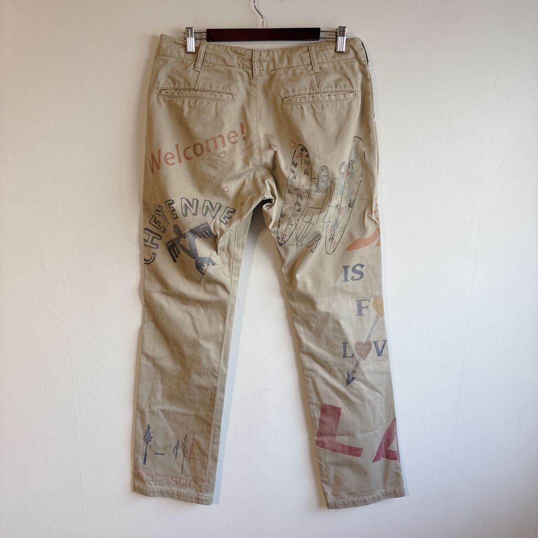 5825レミレリーフ チノパン 落書きプリント　日本製　メンズ　個性的　コットン