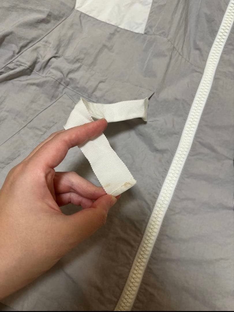 モンクレール　フード付きジャンパー グレー