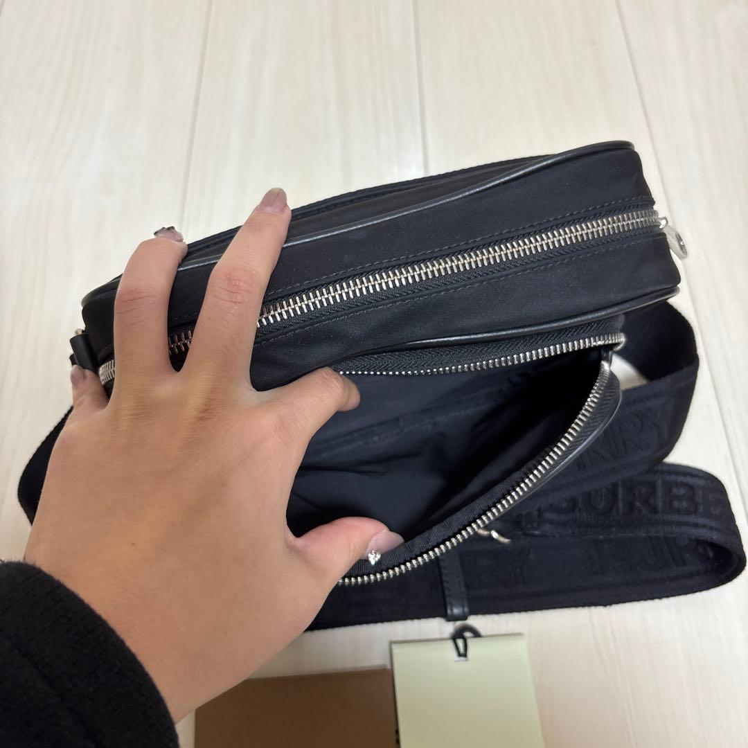 Burberry ブラックショルダーバッグ【本日発送可能】