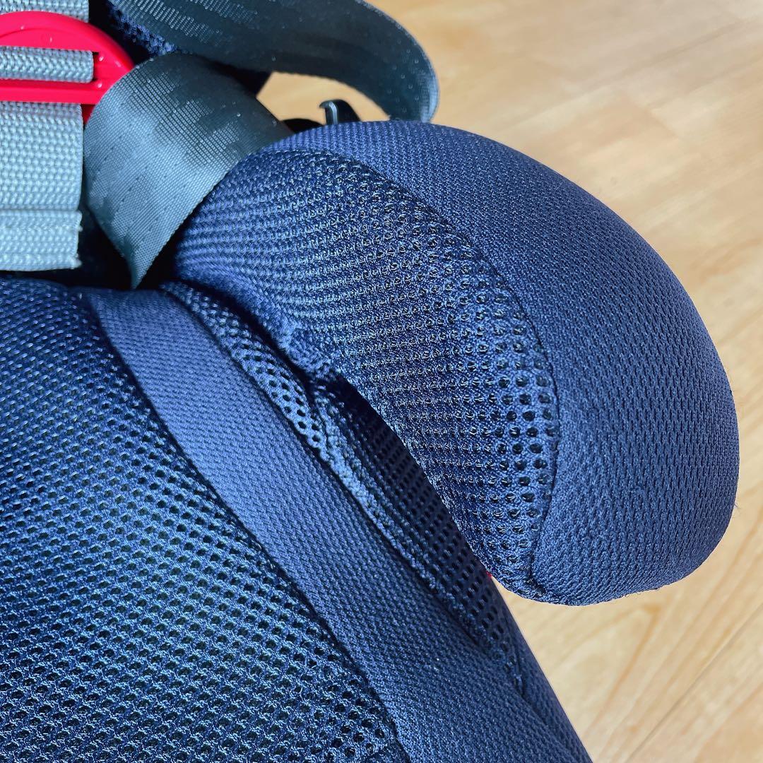 【送料無料】combi ジョイントリップ エアスルー ジュニアシート GH 紺