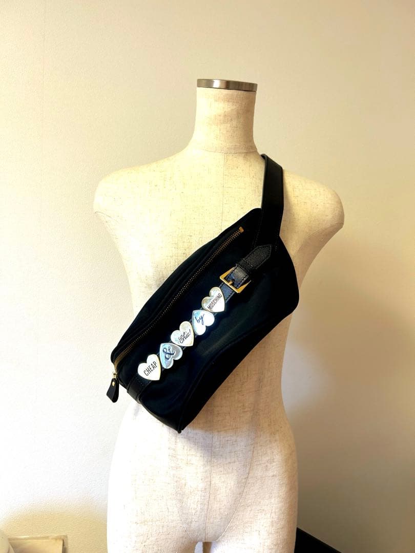 Moschinoモスキーノハートチャーム ボディバッグ　レトロ　ヴィンテージ古着