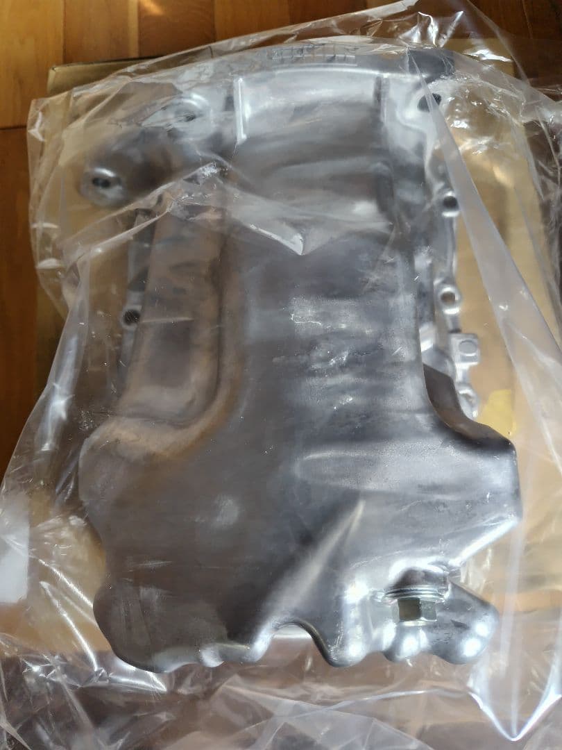 ダイハツ純正エンジンオイルパン