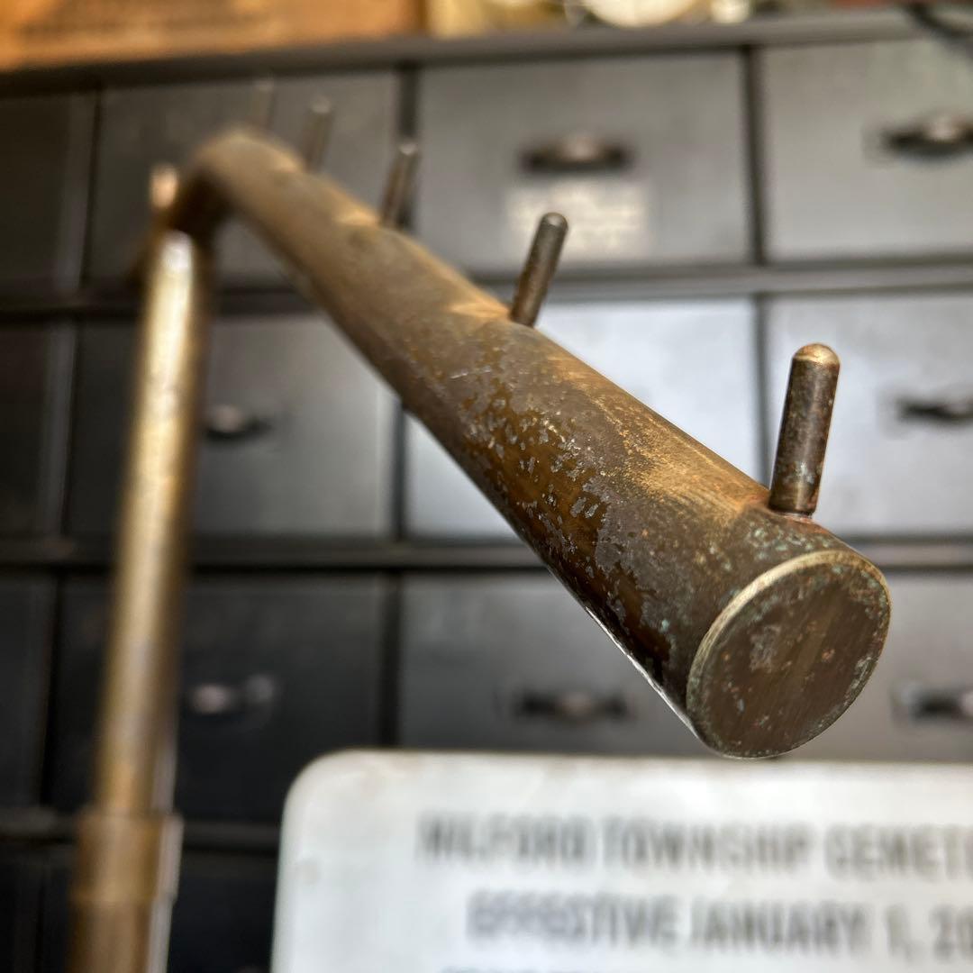 ヴィンテージ スラントハンガー メタルラック シャビー インダストリアル 金