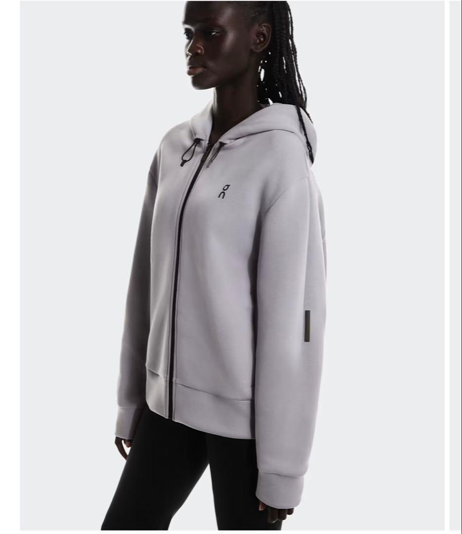 トップス Focus Tech Zip Hoodie