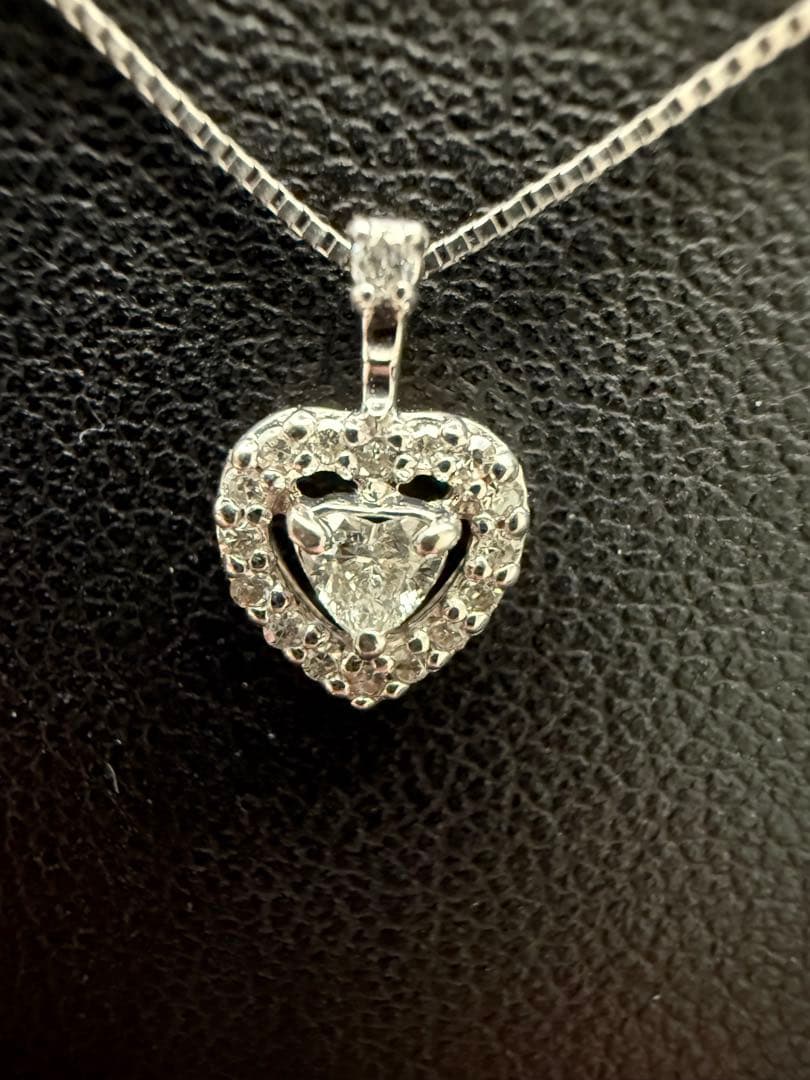 売り切り特価❣️k14WGハ-トシェイプカットダイア入りペンダントトップ中宝研付き