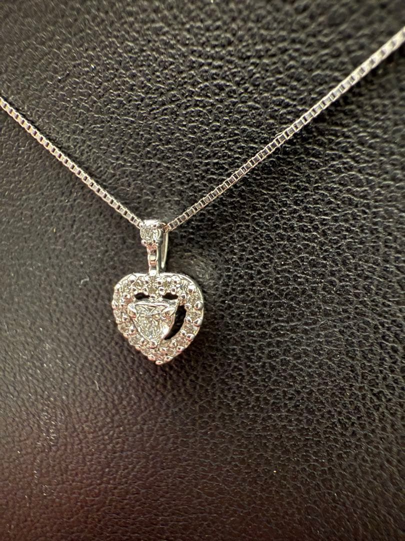 売り切り特価❣️k14WGハ-トシェイプカットダイア入りペンダントトップ中宝研付き