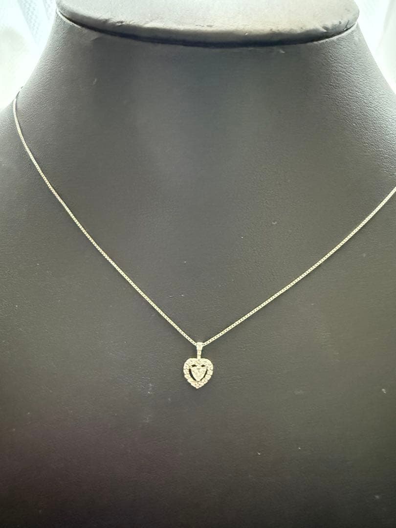 売り切り特価❣️k14WGハ-トシェイプカットダイア入りペンダントトップ中宝研付き