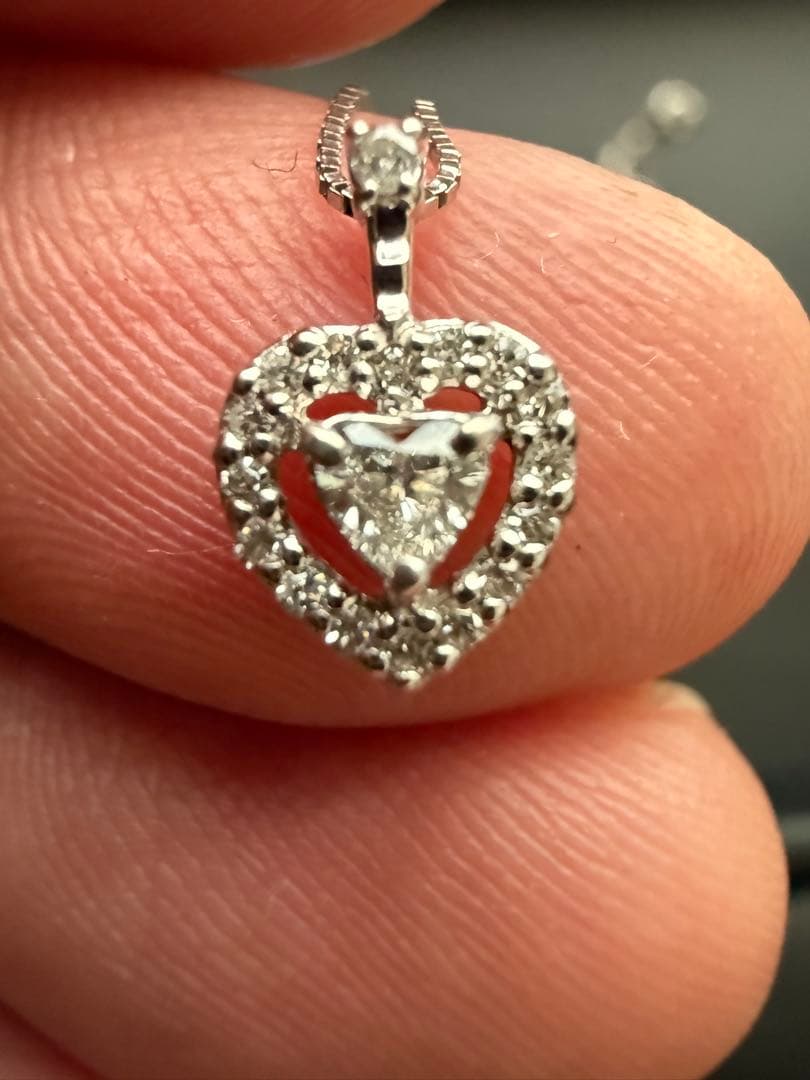 売り切り特価❣️k14WGハ-トシェイプカットダイア入りペンダントトップ中宝研付き