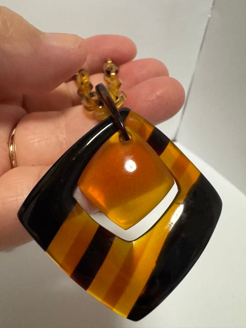 本鼈甲、幾何学的デザイン ネックレス