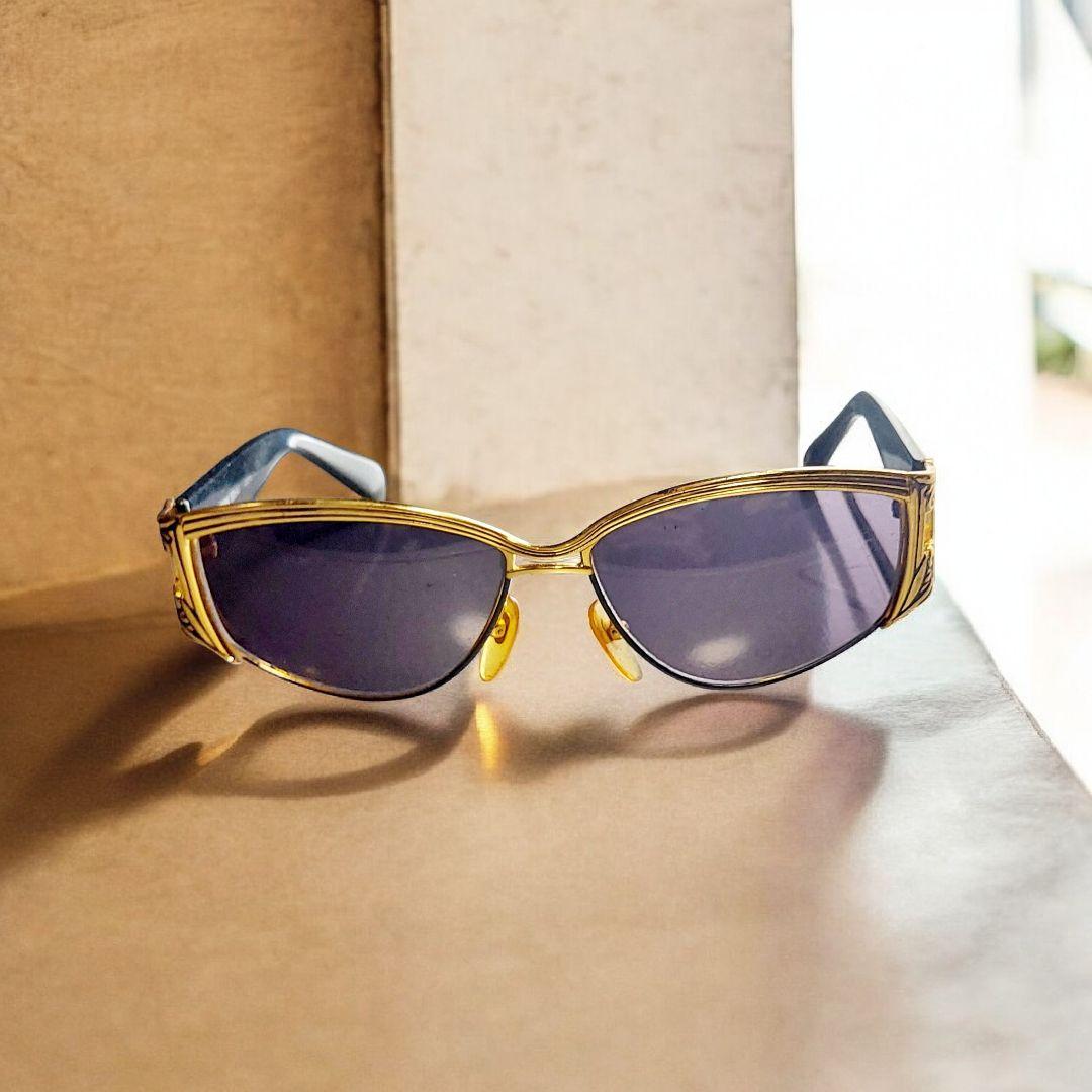 ジャンニ　ヴェルサーチ　ブラック　ゴールド　サングラス