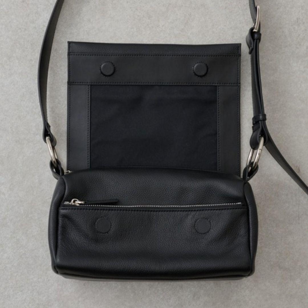 新品 タグ付き　ウエストポーチ レザーリングボディバッグ ビアズリー