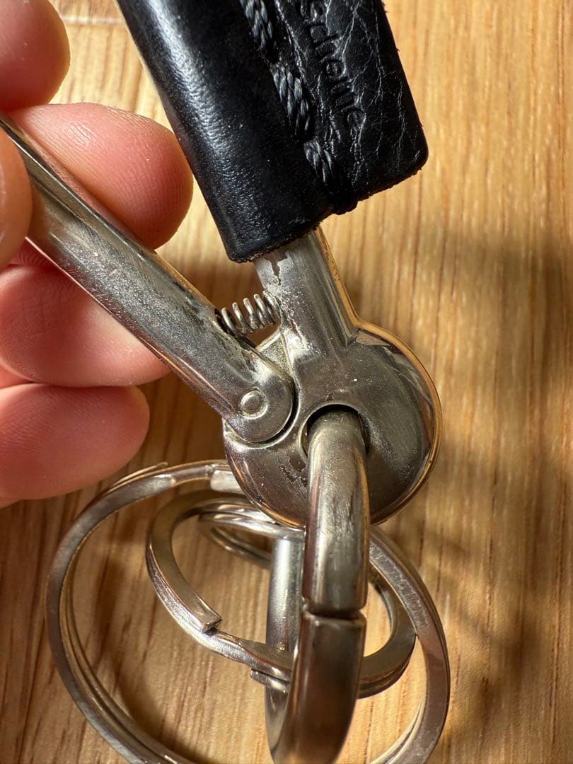 エンダースキーマ　カラビナ　ブラック