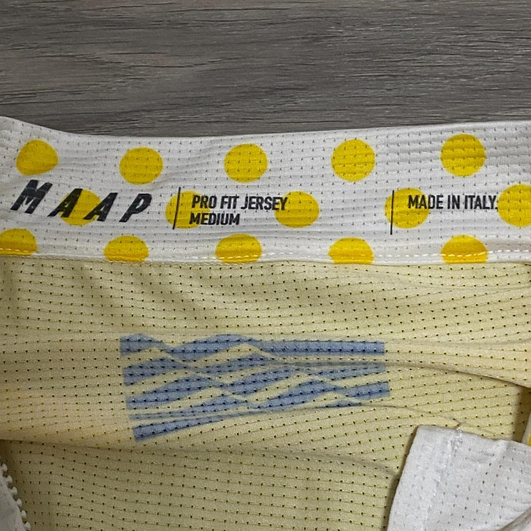 【美品】 Pro Fit 白 マルチ Mサイズ