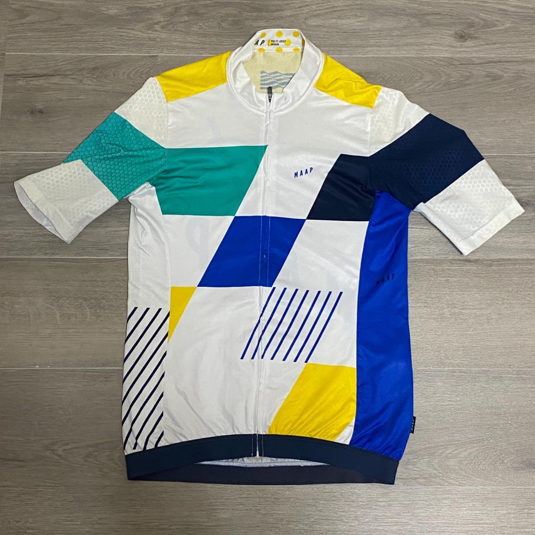 【美品】 Pro Fit 白 マルチ Mサイズ