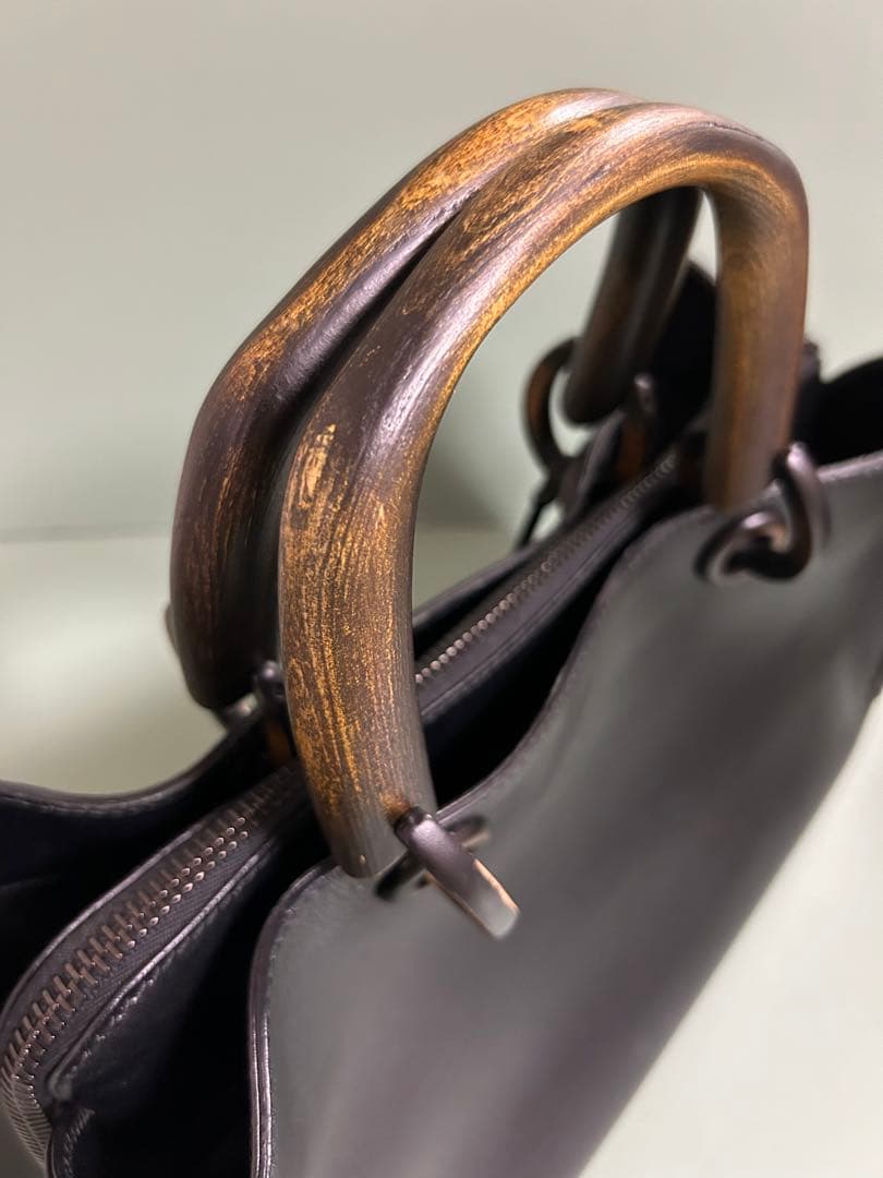 美品　グッチバック　レザー