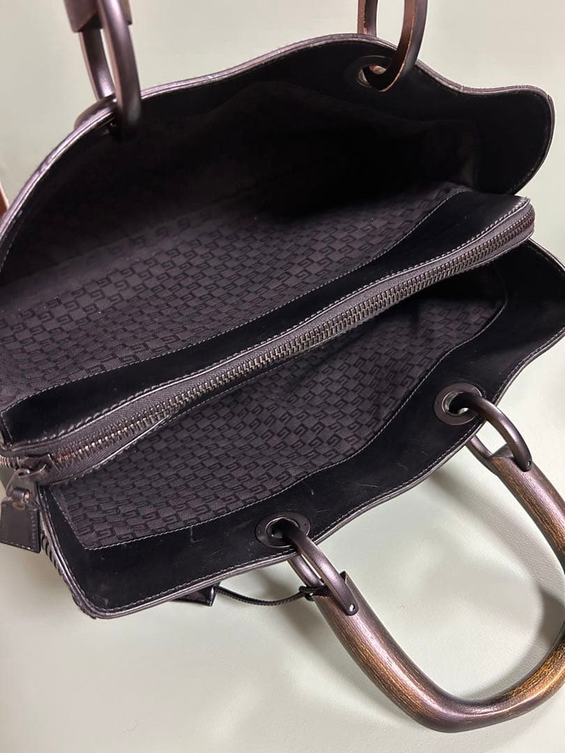 美品　グッチバック　レザー