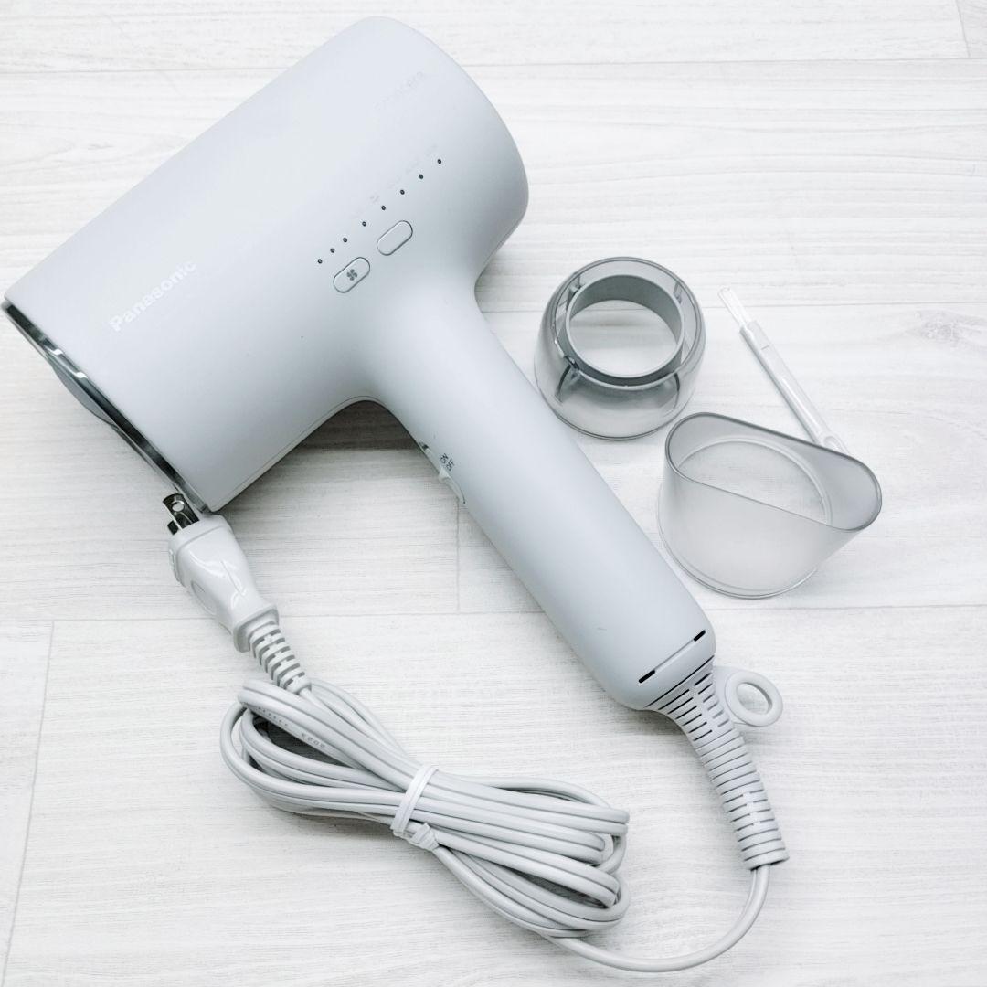 ほぼ未使用☺️ノズル付きPanasonic ナノケア ドライヤー EH-NA0J