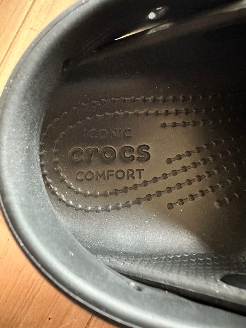 crocs MEGA CRUSH LLIC CLOG ブラック/ゴールド