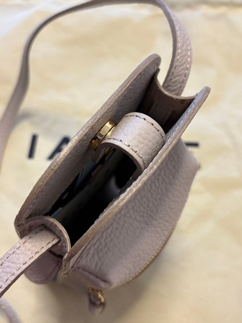 新品　アタオ　ATAO スマホポシェット　ラポシュ　白　本革　スマホショルダー