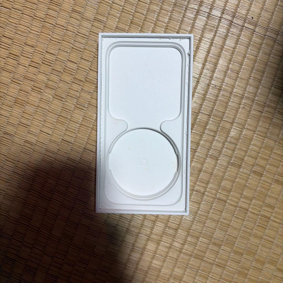 iPhone１５ケースシムピンつき