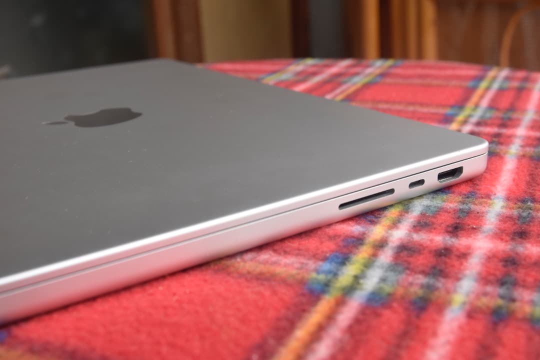 【美品】MacBook M1pro SSD 1TB メモリ16GB　　2021