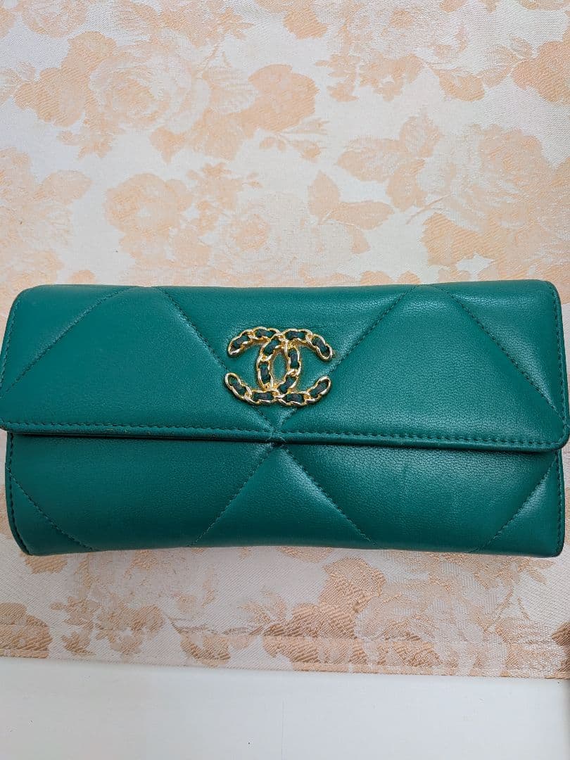 CHANEL ターコイズ 長財布