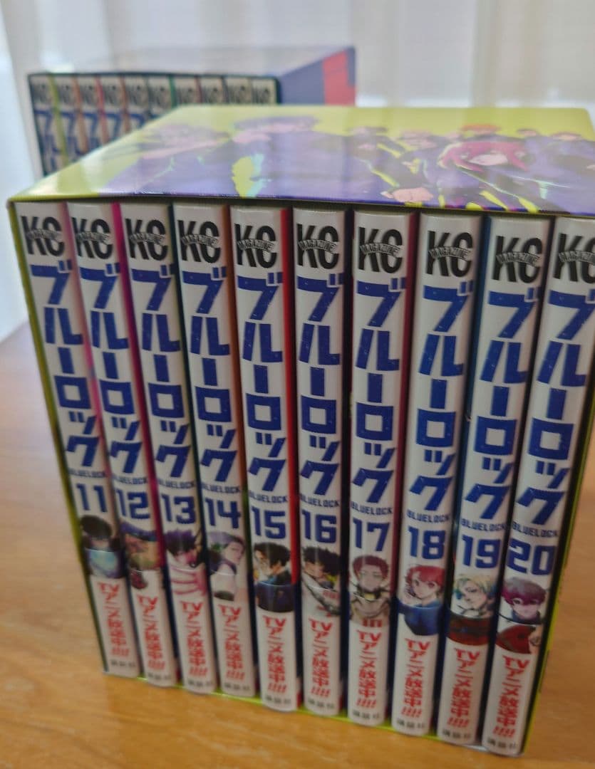 【美品】ブルーロック 33巻セット　全巻セット　収納BOX付、全巻帯付