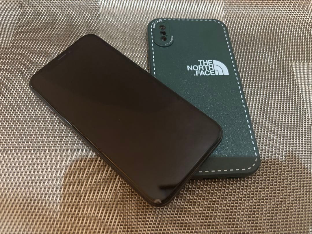 iPhone X スペースグレー + ケース付き256GB