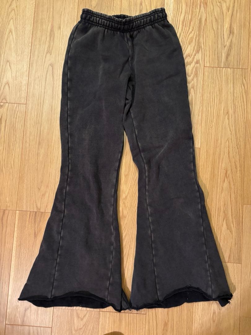 パンツ entire studios Heavy Flare washed black