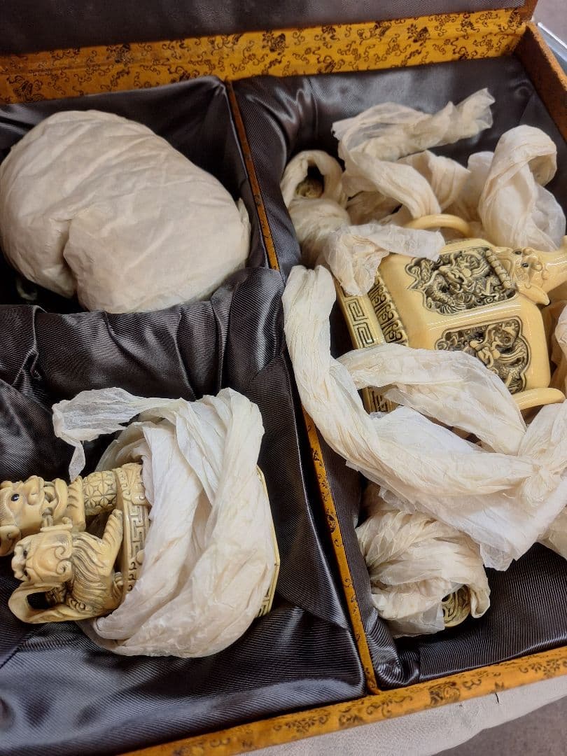 中国工芸香炉　獅子の彫刻 　石製床飾