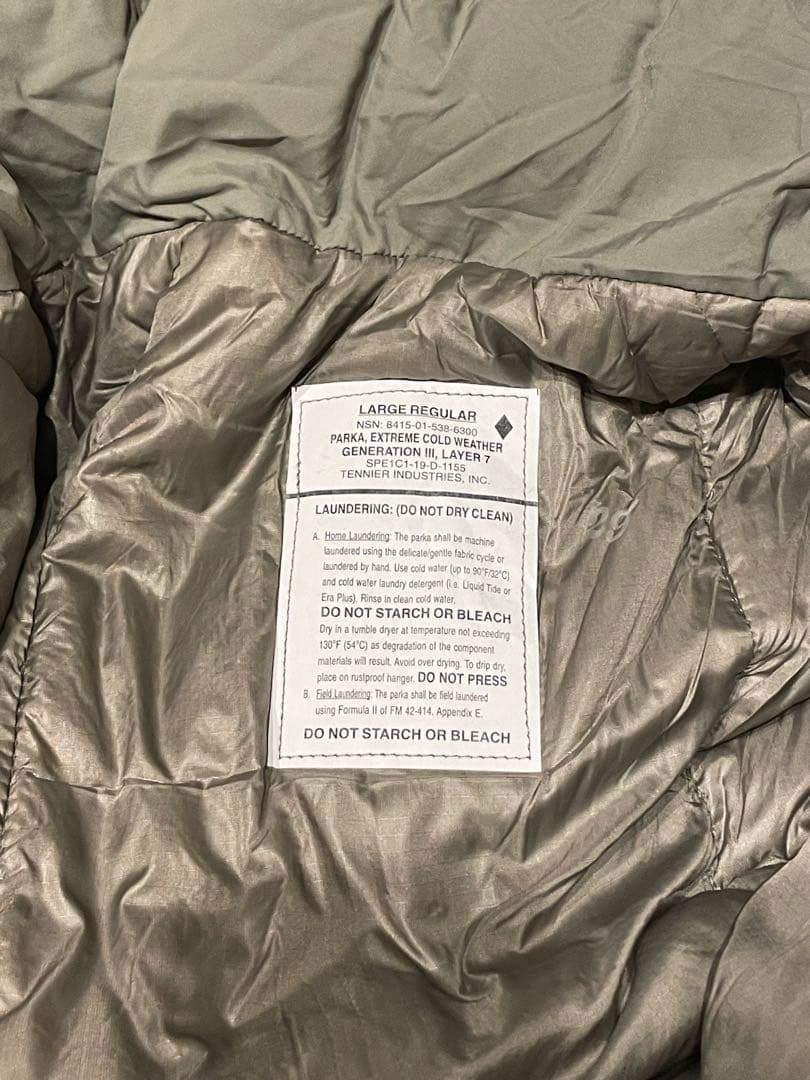 こ*へ様 【数回着用のみ】米軍実物 ECWCS LEVEL 7 L-R