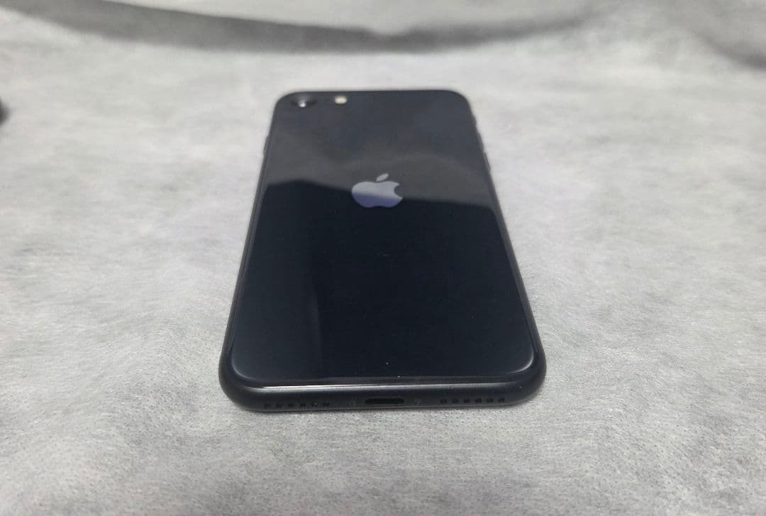 iPhone SE 3 中古 箱ケース他