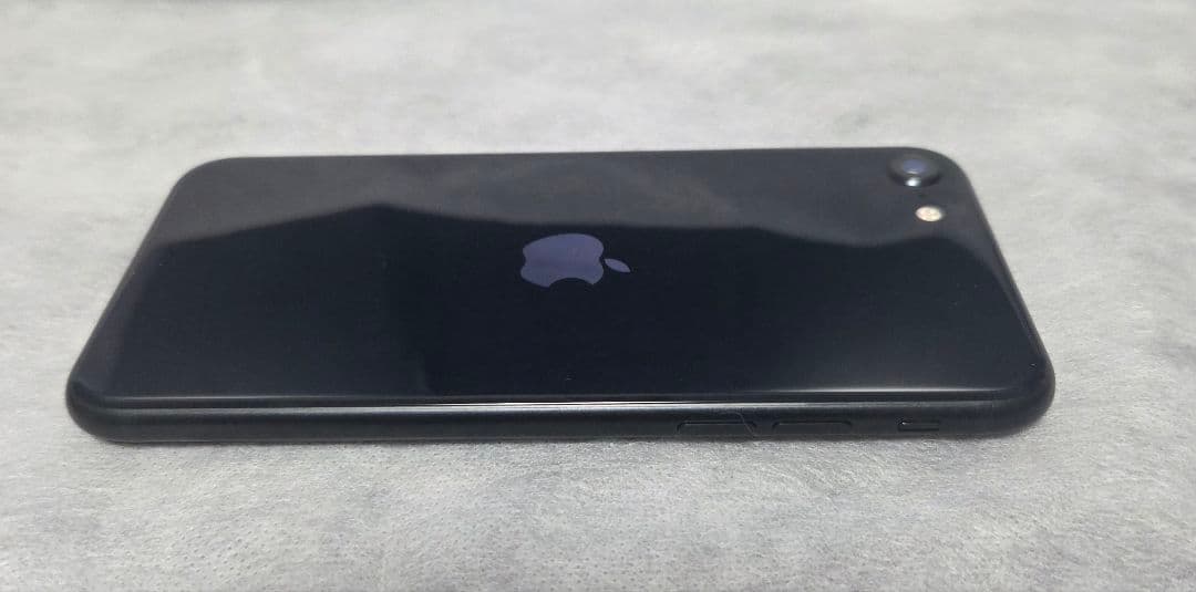 iPhone SE 3 中古 箱ケース他