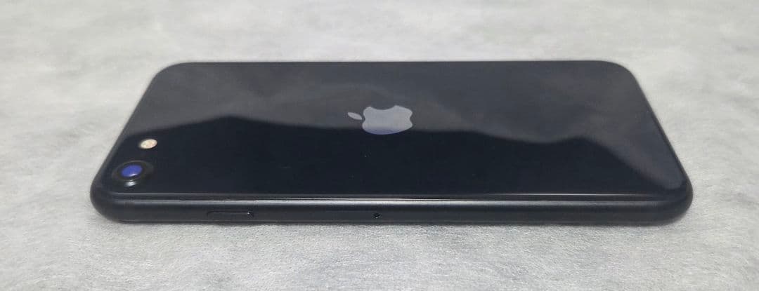 iPhone SE 3 中古 箱ケース他