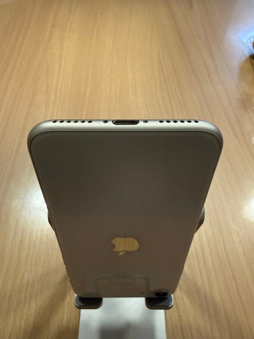 極美品 iPhone se3 ホワイト128GBバッテリー100% SIMフリー