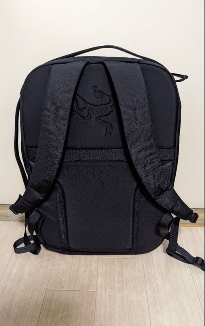 ARC'TERYX ARTILAD 20 ブラックバックパック