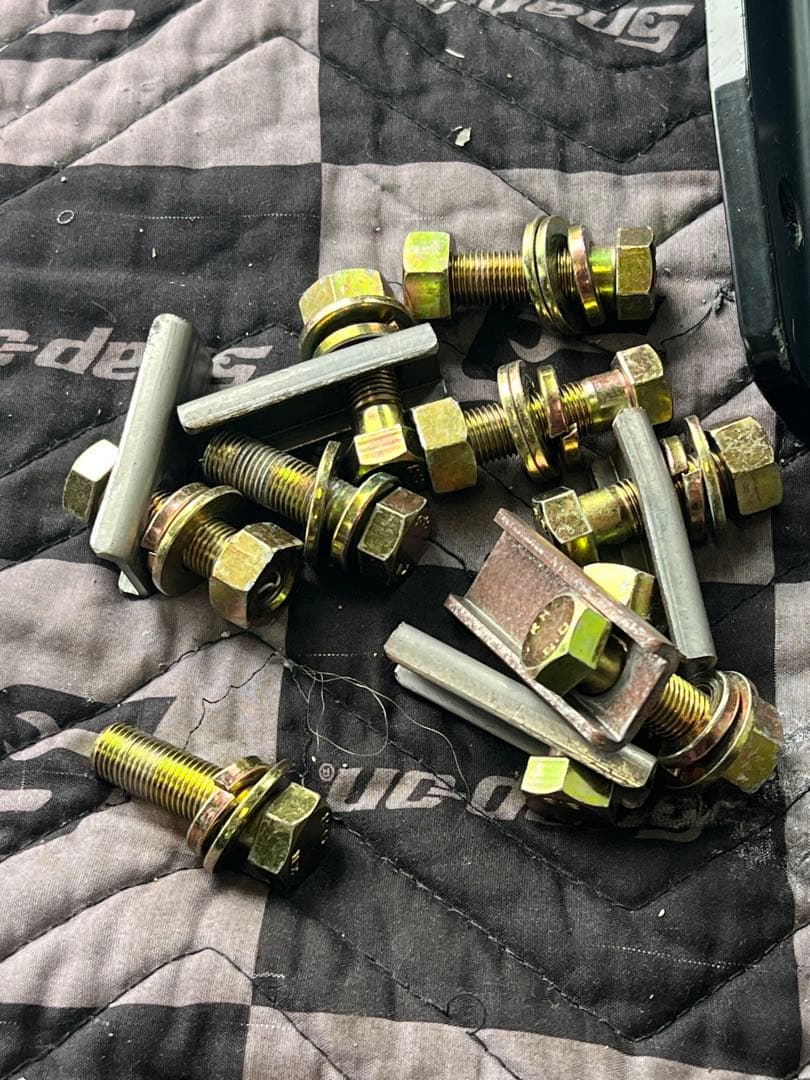 【使用1ヶ月のみ】DMDヒッチ　40ヴェルファイア・アルファード ヒッチメンバー