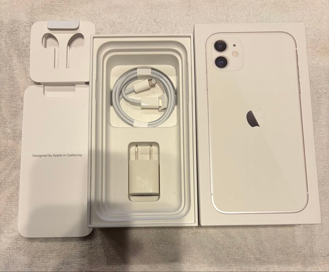 Apple iPhone 11 128GB SIMフリー　ホワイト