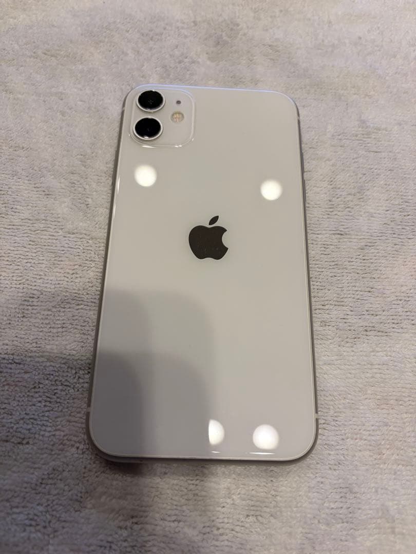 Apple iPhone 11 128GB SIMフリー　ホワイト