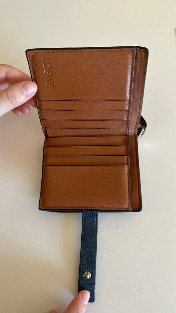 LOEWE 二つ折り財布