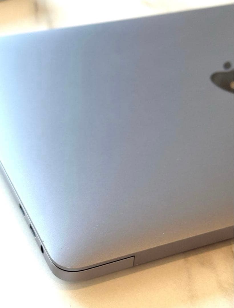 MacBook Pro 13.3 スペースグレイ 8GB 256GB