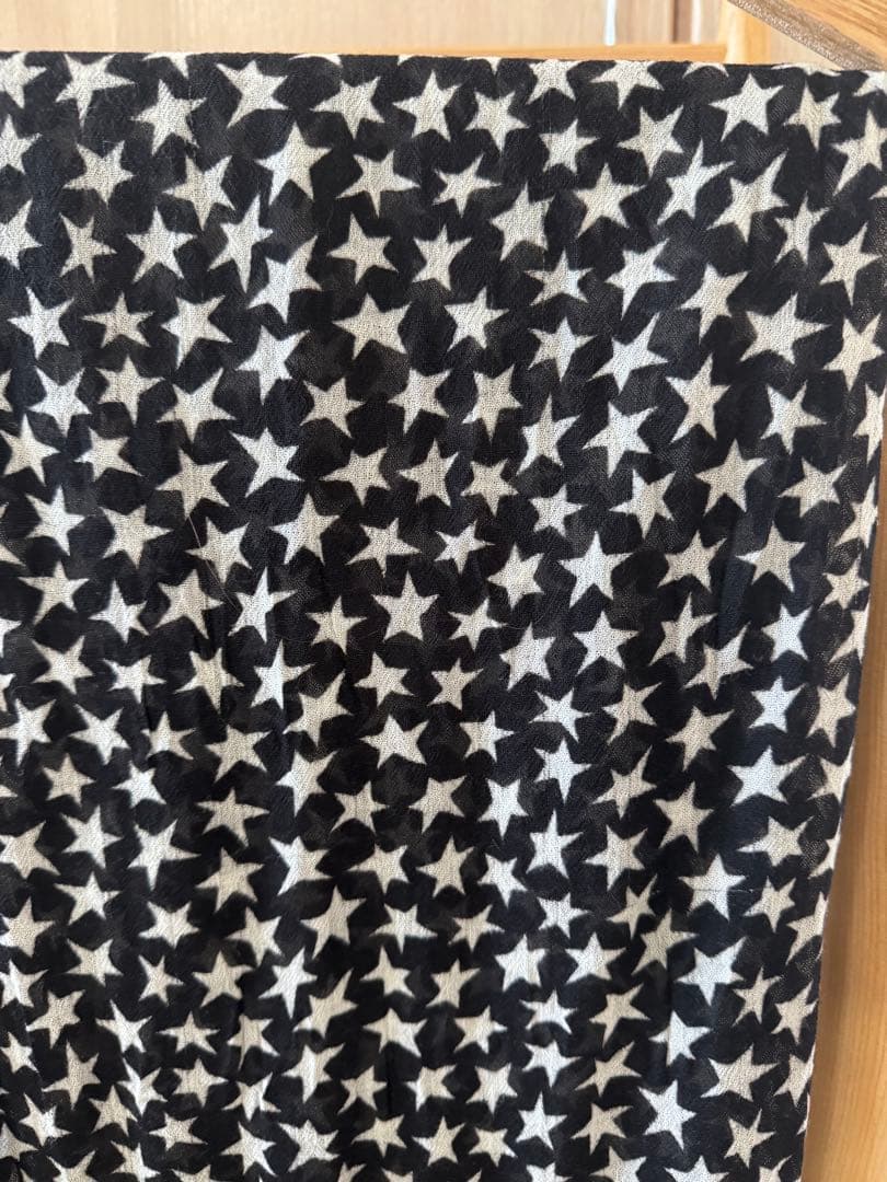 サンローランbyエディスリマン　星柄デザイン ストール 黒と白