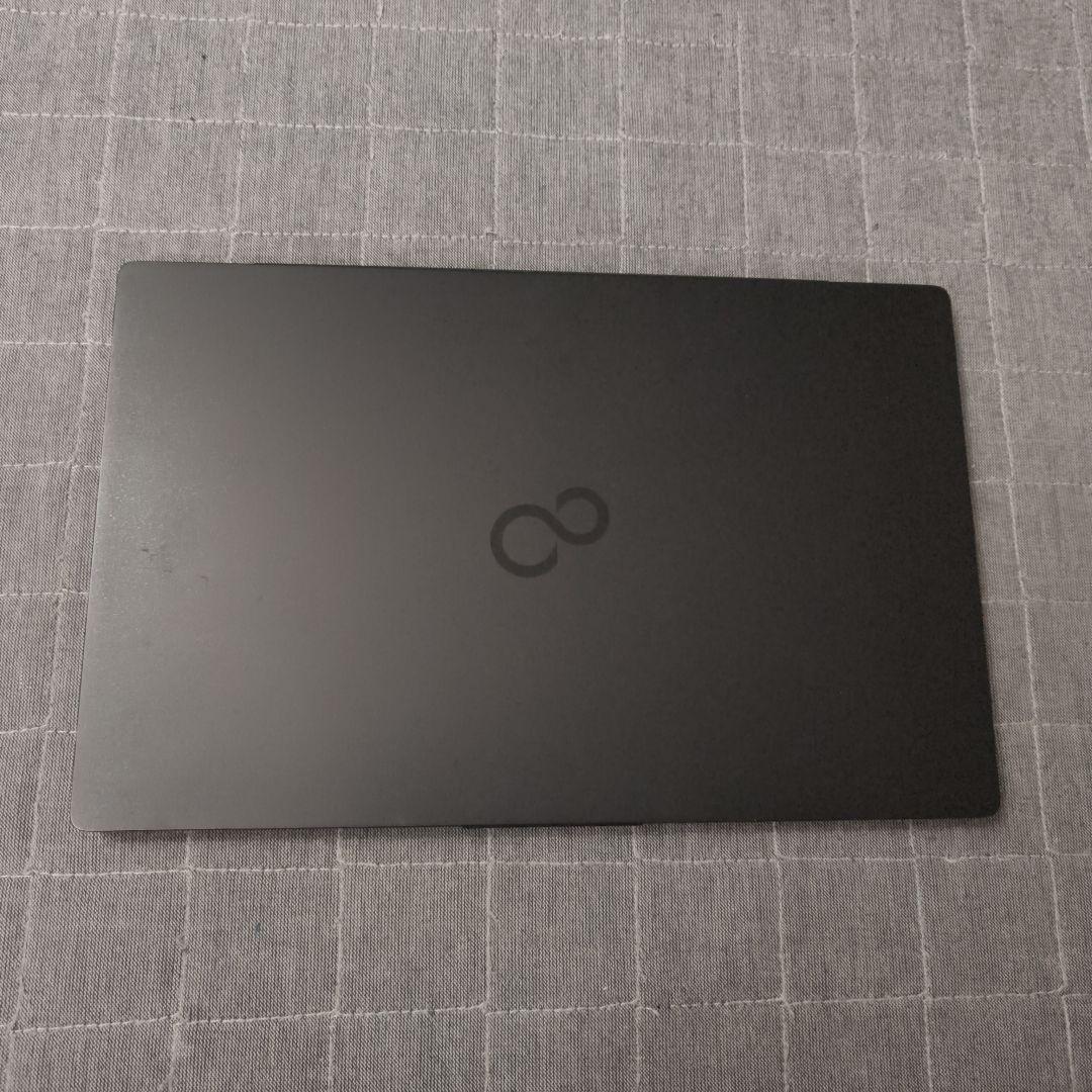 日本製 Fujitsu 美品 12世代 i5 8GB SSD512GB 超軽量