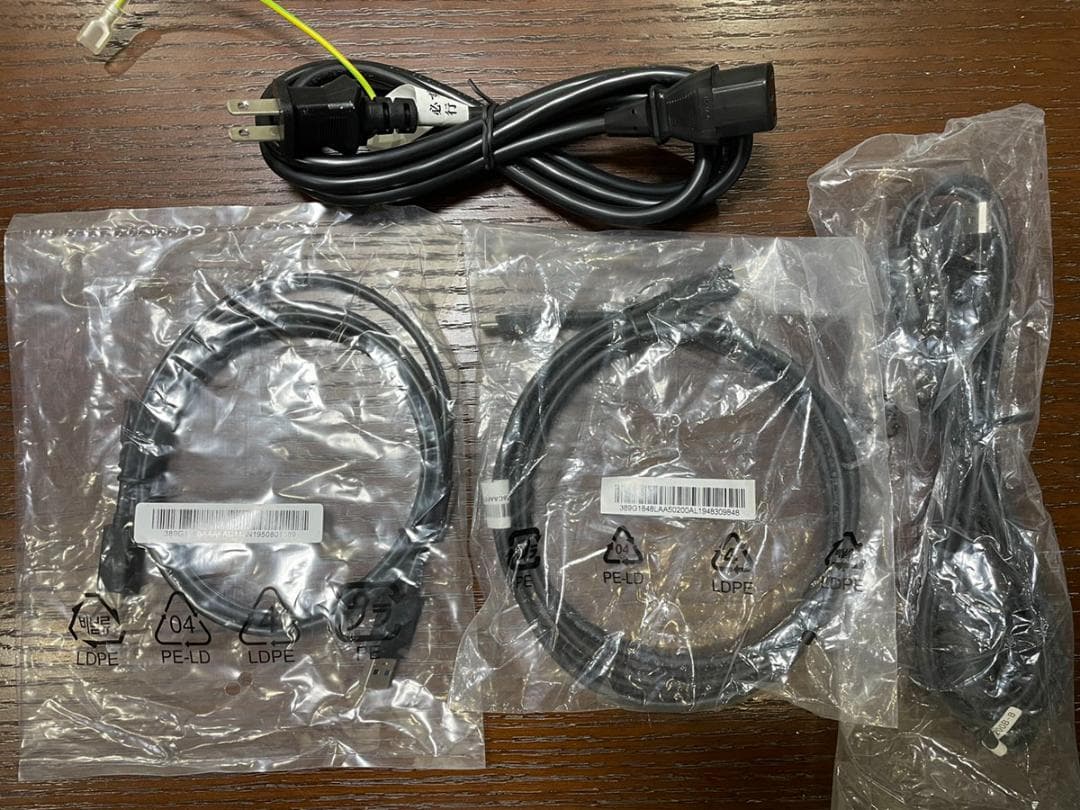 専用◉Philips モニター 31.5インチ　美品　Adobe RGB 99％