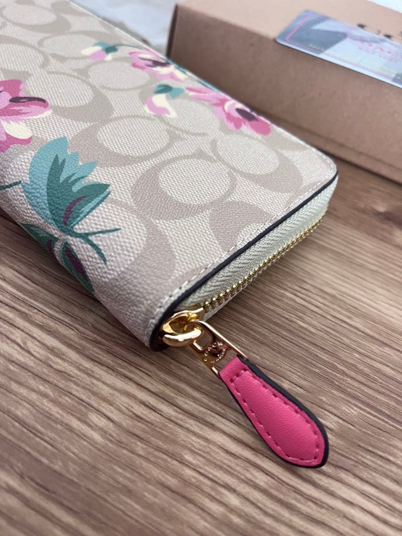 新品⭐︎COACH 財布 花柄 フラワー　長財布　ピンク