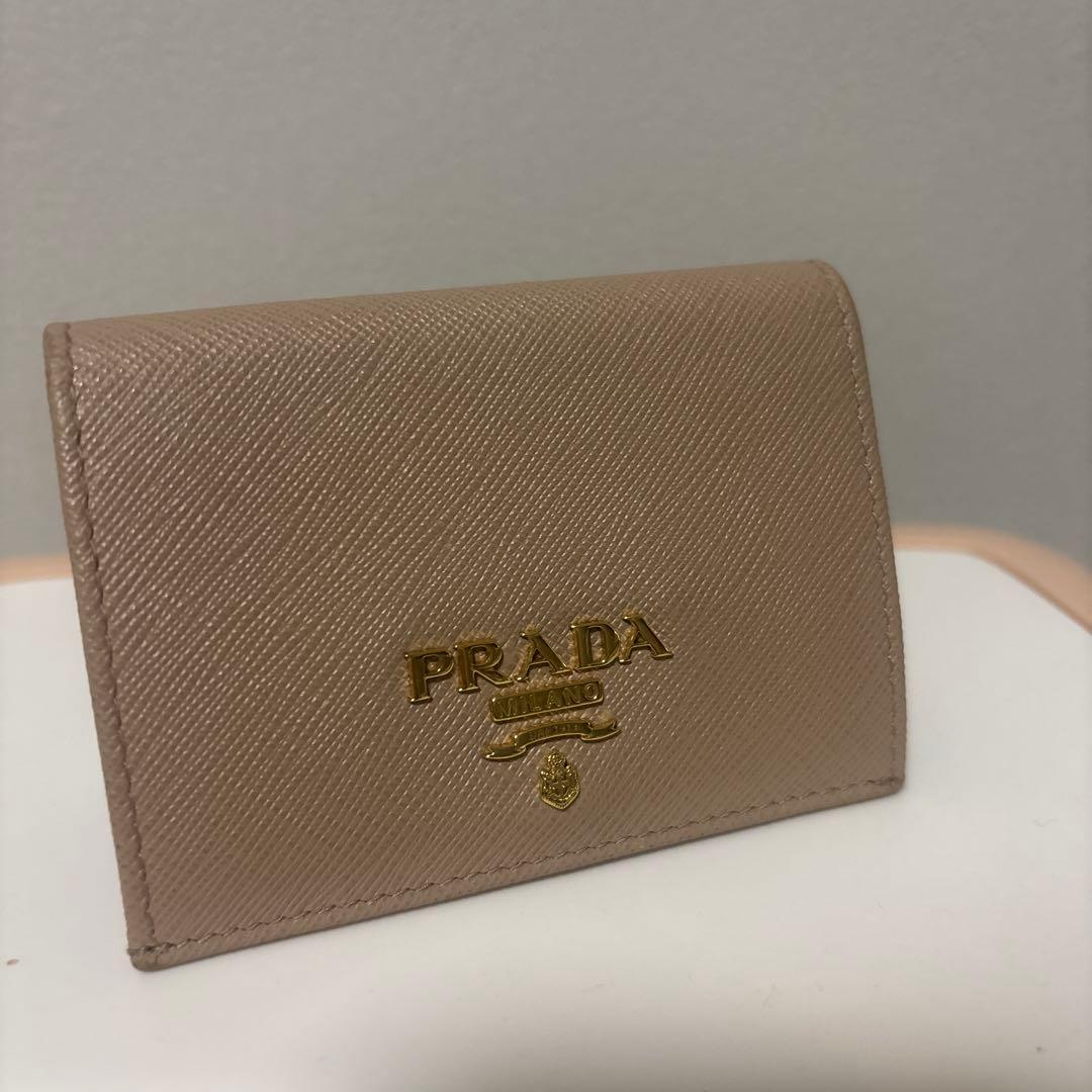 【myumyu】PRADA ベージュレザー 名刺入れ