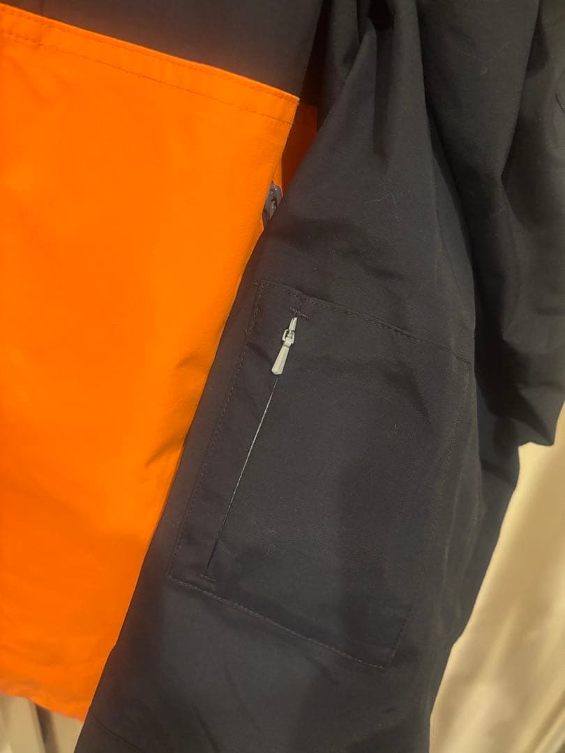 KM4K フード付きスノーボードウェア Mサイズ 黒 オレンジ