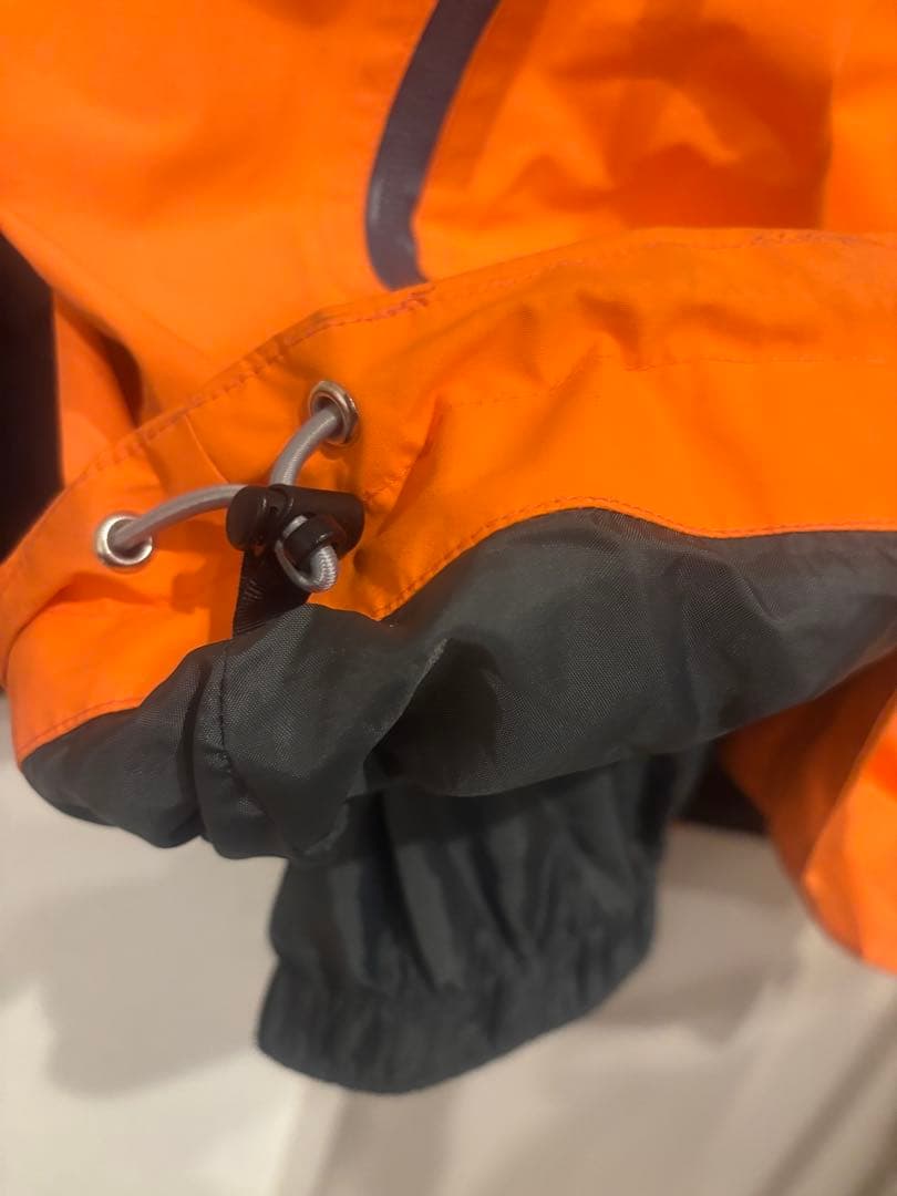 KM4K フード付きスノーボードウェア Mサイズ 黒 オレンジ